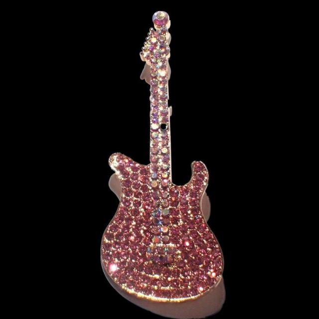 ラインストーン ピンク色 エレキギター ギター ピンブローチ ブローチ ピンバッジ バッジ ラペルピン < 女性アクセサリー/時計  ラインストーン ピンク色 エレキギター ギター ピンブローチ ブローチ ピンバッジ バッジ ラペルピン < 女性アクセサリー/時計の