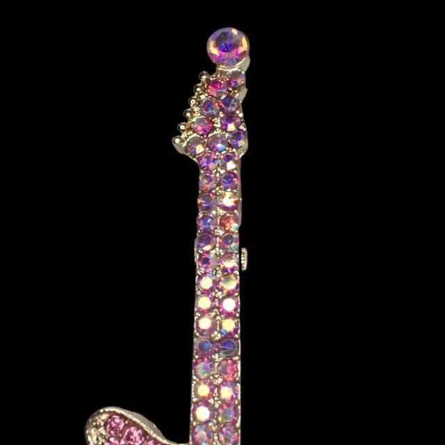 ラインストーン ピンク色 エレキギター ギター ピンブローチ ブローチ ピンバッジ バッジ ラペルピン < 女性アクセサリー/時計  ラインストーン ピンク色 エレキギター ギター ピンブローチ ブローチ ピンバッジ バッジ ラペルピン < 女性アクセサリー/時計の