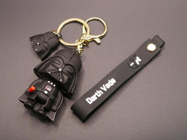ストラップ難あり☆新品 ダース・ベイダー スター・ウォーズ Star Wars フィギュアマスコット キーホルダー バッグチャーム < 男性ファッション ストラップ難あり☆新品 ダース・ベイダー スター・ウォーズ Star Wars フィギュアマスコット キーホルダー バッグチャーム < 男性ファッションの