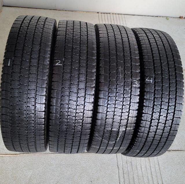 205/70R17.5 115/113L LT S{Zbg@TOYO TIRES DELVEX 2020N ^ gbN  /oCN