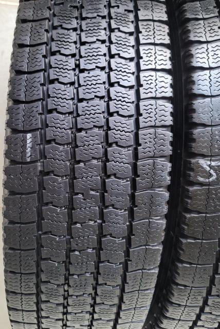 205/70R17.5 115/113L LT S{Zbg@TOYO TIRES DELVEX 2020N ^ gbN  /oCN