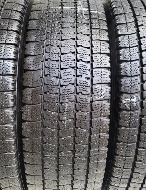 205/70R17.5 115/113L LT S{Zbg@TOYO TIRES DELVEX 2020N ^ gbN  /oCN
