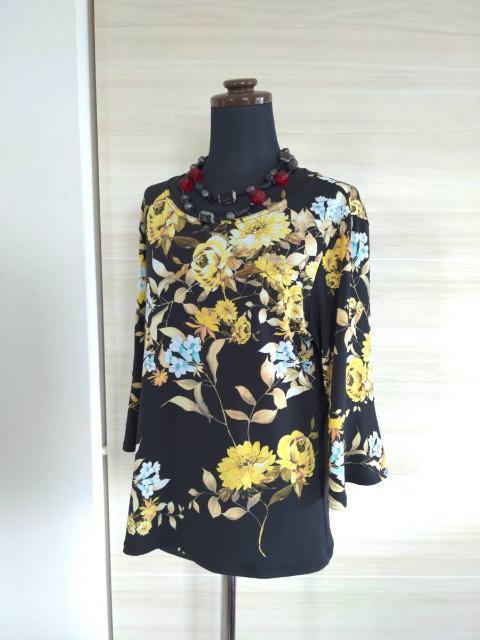 4298SHIZUKA KOMURO/コムロシズカ/シズカコムロ/シヅカコムロ/花柄カットソー/40サイズ/シワになりにくい素材 < ブランド  4298SHIZUKA KOMURO/コムロシズカ/シズカコムロ/シヅカコムロ/花柄カットソー/40サイズ/シワになりにくい素材  < ブランドの