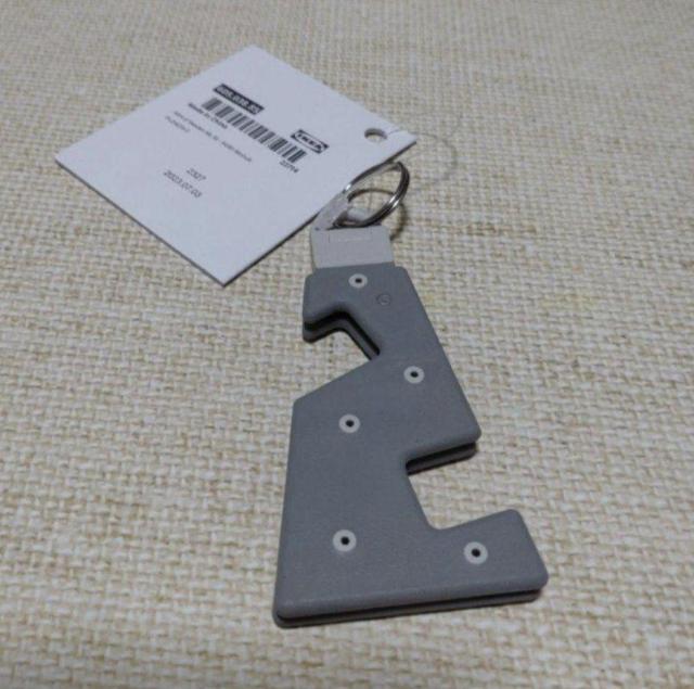 IKEA܂݃X}zX^h 