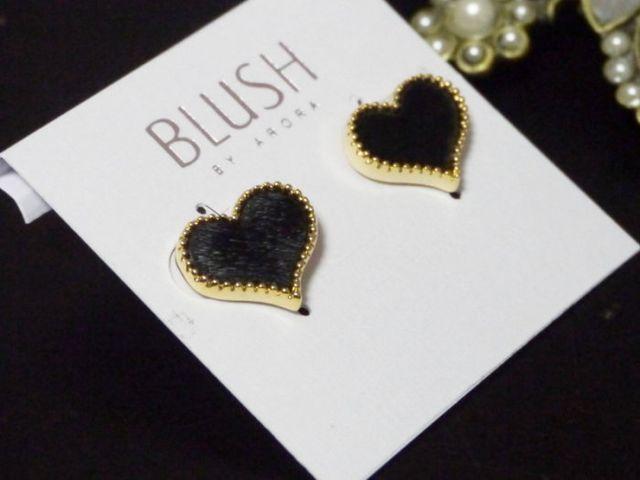 新品BLUSHゴスロリ姫系アンティーク調ベルベットハートピアス < 女性アクセサリー/時計  新品BLUSHゴスロリ姫系アンティーク調ベルベットハートピアス < 女性アクセサリー/時計の