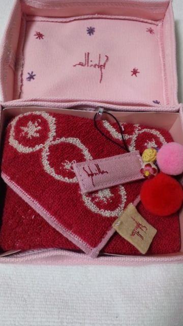 シビラ☆タオルハンカチ・ストラップ・布箱セット < 女性ファッション  シビラ☆タオルハンカチ・ストラップ・布箱セット < 女性ファッションの