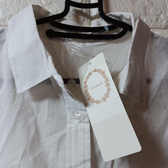 テ チチ★新品★シンプルレギュラーシャツ < 女性ファッション  テ チチ★新品★シンプルレギュラーシャツ < 女性ファッションの