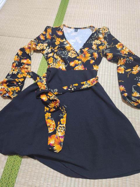 新品 オレンジ 花柄 ワンピース サイズ→M < 女性ファッション  新品 オレンジ 花柄 ワンピース サイズ→M  < 女性ファッションの