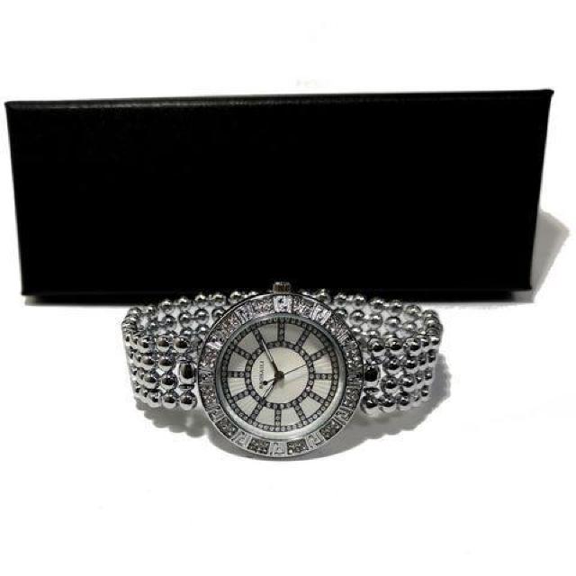 新品/未使用【箱付】BAOSAILI【ジルコニア】美しい腕時計 < 女性アクセサリー/時計 新品/未使用【箱付】BAOSAILI【ジルコニア】美しい腕時計 < 女性アクセサリー/時計の