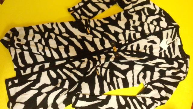 Vi/LCalvin KleinyjbgOJ[f   uh 