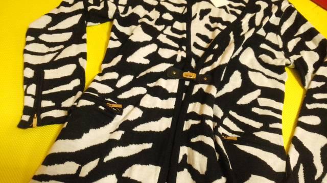 Vi/LCalvin KleinyjbgOJ[f  uh 