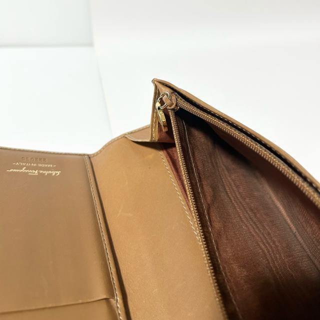 Salvatore Ferragamo tFK K`[j U[ ܂ z uE