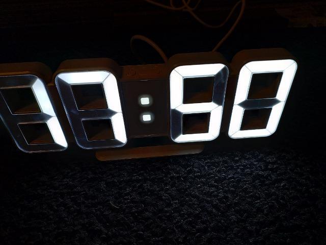 卓上時計 デジタル ネオン LED オシャレ アラーム付き 明るさ強弱3段階  置き時計 < インテリア/ライフ  卓上時計 デジタル ネオン LED オシャレ アラーム付き 明るさ強弱3段階  置き時計  < インテリア/ライフの