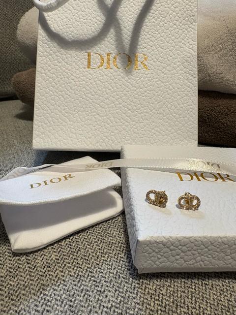 fBI[dior S[hbLsAX   ANZT[/v 