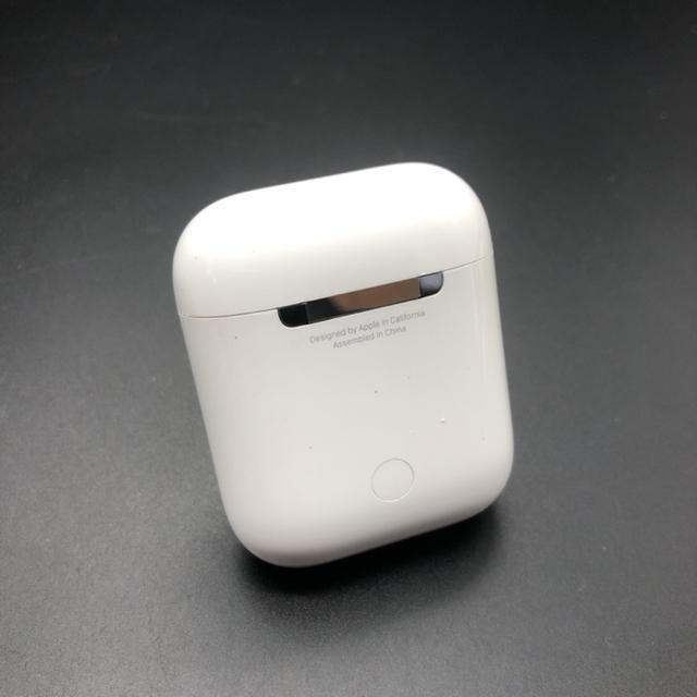  Ki Apple Abv AirPods [dP[X A1602  Ɠd/AV 