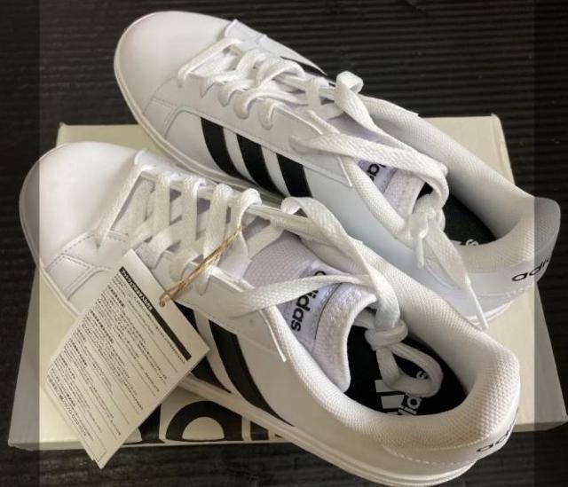 アディダス スニーカー メンズ グランドコート TD ライフスタイル コート ホワイト/ブラック GW9250 ※27.0p < ブランド アディダス スニーカー メンズ グランドコート TD ライフスタイル コート ホワイト/ブラック GW9250 ※27.0p < ブランドの