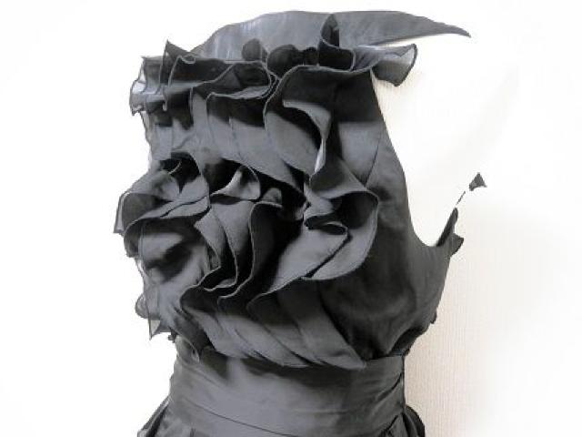 BCBG黒フリルエレガントミディアムワンピドレスフォーマル高級 < 女性ファッション BCBG黒フリルエレガントミディアムワンピドレスフォーマル高級 < 女性ファッションの