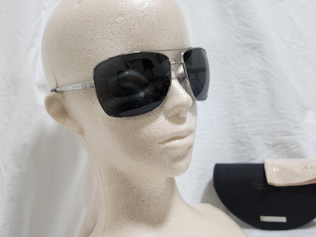 正規美 ブルガリ パレンテシ ロゴ シャイニーティアドロップ メタルフレームサングラス 黒 ジュエリークロス ビッグレンズ 付属有 < ブランド  正規美 ブルガリ パレンテシ ロゴ シャイニーティアドロップ メタルフレームサングラス 黒 ジュエリークロス ビッグレンズ 付属有 < ブランドの