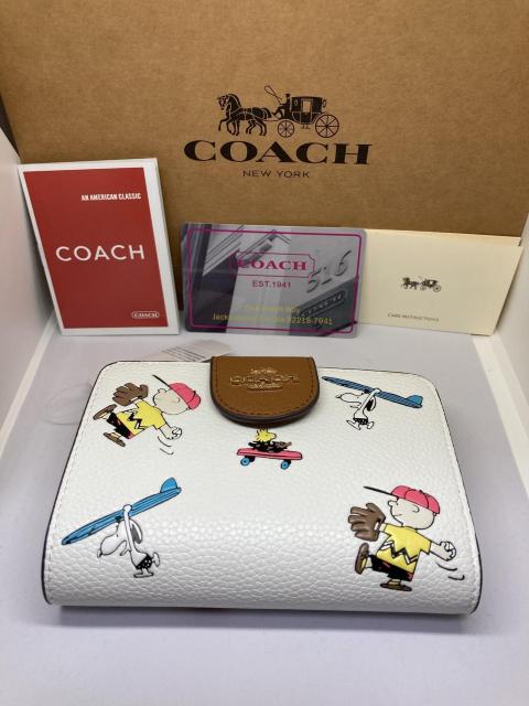 COACH コーチ C4899 二つ折り財布 コーチ×ピーナッツ(Peanuts)スヌーピー限定コラボ ミディアムチョークマルチ < ブランド  COACH コーチ C4899 二つ折り財布 コーチ×ピーナッツ(Peanuts)スヌーピー限定コラボ ミディアムチョークマルチ  < ブランドの