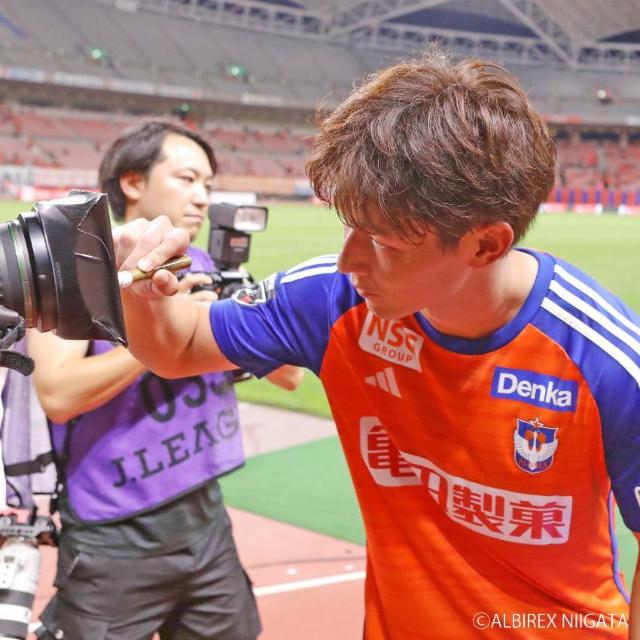 #27 q I MTC9/4cMOMANpl 