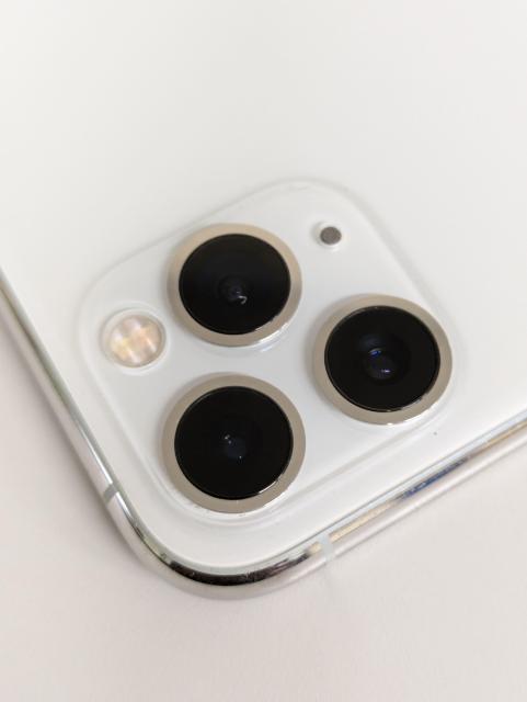 iPhone11 pro 256GB シルバー SIMフリー 純正ケース付き < 家電/AV  iPhone11 pro 256GB シルバー SIMフリー 純正ケース付き < 家電/AVの