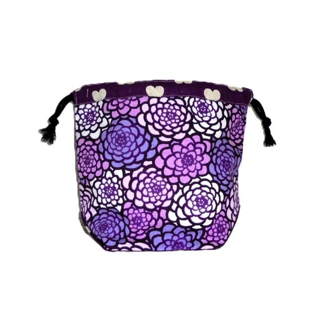 【底マチ幅が広い巾着】◆紫ピンク白ダリア×紫ハート◆裏地あり巾着 < 女性ファッション 【底マチ幅が広い巾着】◆紫ピンク白ダリア×紫ハート◆裏地あり巾着 < 女性ファッションの