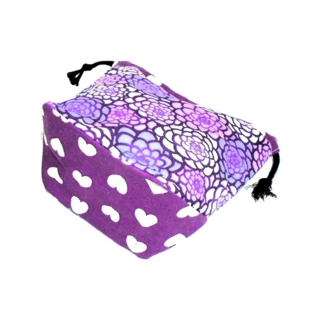 【底マチ幅が広い巾着】◆紫ピンク白ダリア×紫ハート◆裏地あり巾着 < 女性ファッション 【底マチ幅が広い巾着】◆紫ピンク白ダリア×紫ハート◆裏地あり巾着 < 女性ファッションの
