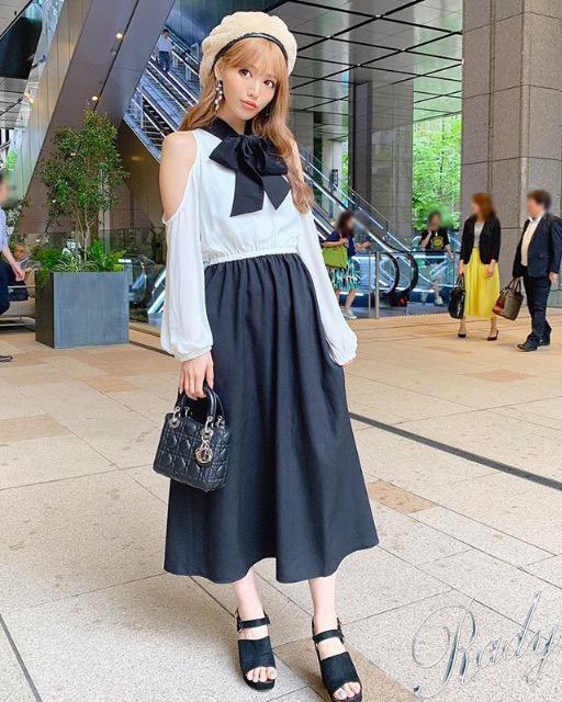 Rady☆大人気☆ボウタイマキシワンピ☆S☆新品同様 < ブランド Rady☆大人気☆ボウタイマキシワンピ☆S☆新品同様 < ブランドの