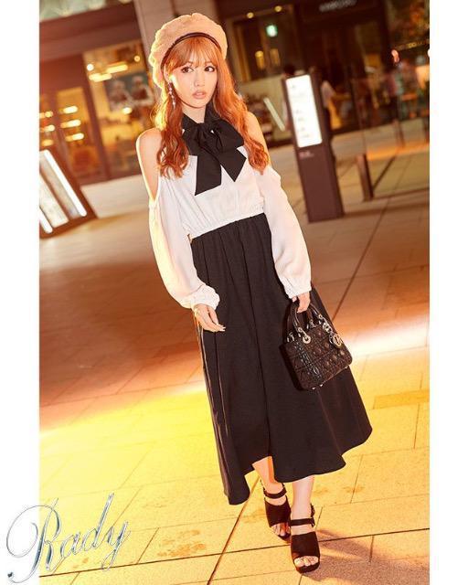 Rady☆大人気☆ボウタイマキシワンピ☆S☆新品同様 < ブランド Rady☆大人気☆ボウタイマキシワンピ☆S☆新品同様 < ブランドの