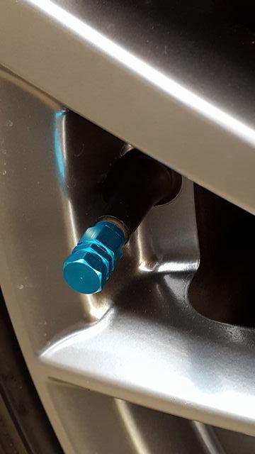 インプレッサG4 取り付け例あり エアバルブキャップtype3 < 自動車/バイク インプレッサG4 取り付け例あり エアバルブキャップtype3 < 自動車/バイク