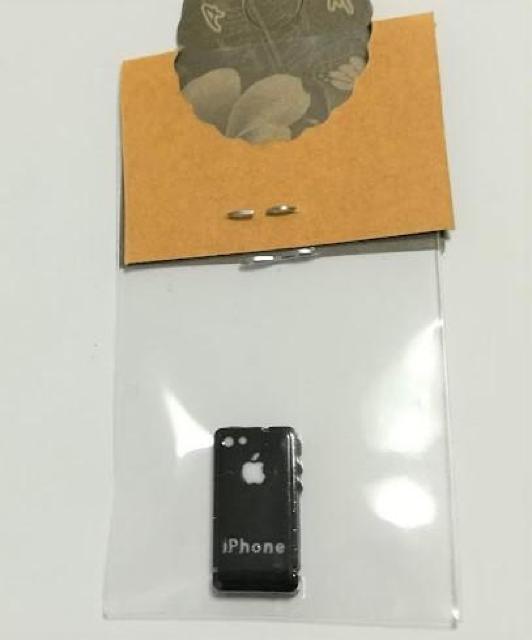 ミニチュア★iPhone★黒★アイフォン★スマホ★ドールハウス★色違いやアイパッドもございます★ < おもちゃ  ミニチュア★iPhone★黒★アイフォン★スマホ★ドールハウス★色違いやアイパッドもございます★ < おもちゃの