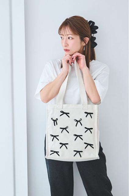しまむら★ 辻ちゃんコラボ  リボントートバッグ(ホワイト) < ブランド  しまむら★ 辻ちゃんコラボ  リボントートバッグ(ホワイト) < ブランドの