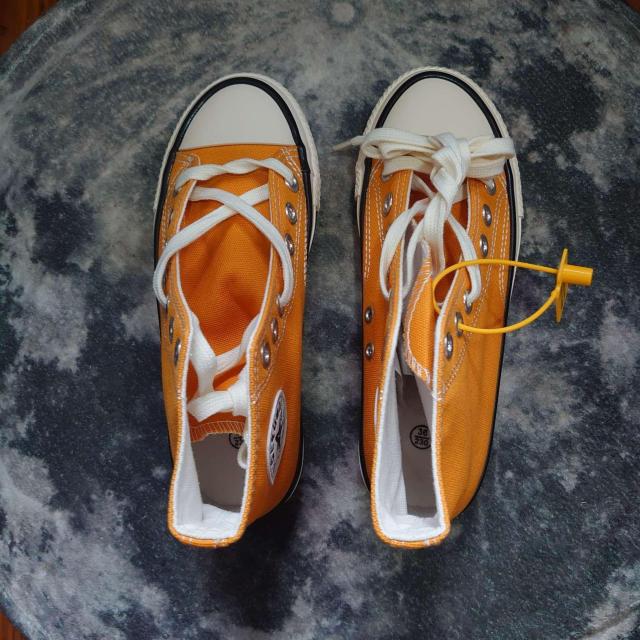 新品 23.5cm レディース スニーカー イエロー シューズ 靴 ミドルカット < 女性ファッション  新品 23.5cm レディース スニーカー イエロー シューズ 靴 ミドルカット < 女性ファッションの