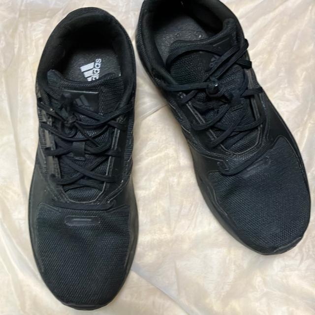 ��ԃ��f�� adidas �A�f�B�_�X �u���b�N 28cm �� �u�����h�� 