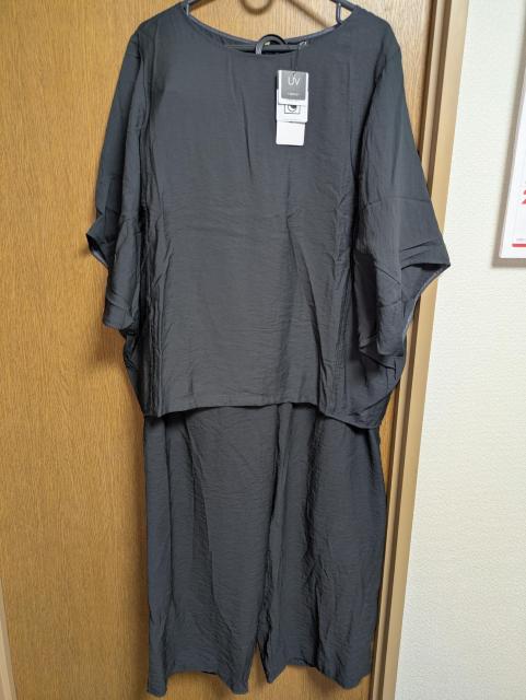 INDIVI今期新品チャコールグレーモモンガブラウス美品ドロストワイドパンツ大きいサイズ13号12号UV加工パンツセットアップ < ブランド  INDIVI今期新品チャコールグレーモモンガブラウス美品ドロストワイドパンツ大きいサイズ13号12号UV加工パンツセットアップ < ブランドの