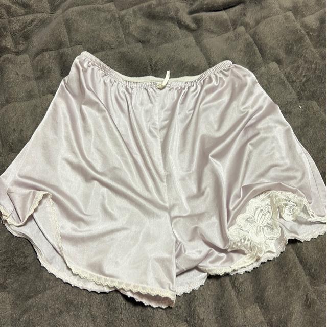 タンス整理品 衣類 おまとめOK ホームクリーニング済み ペチパンツ Mサイズ パープル < 女性ファッション  タンス整理品 衣類 おまとめOK ホームクリーニング済み ペチパンツ Mサイズ パープル  < 女性ファッションの