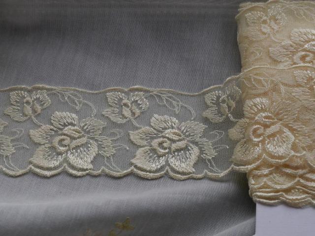 花柄刺繍 チュールレース 黄色系 6cm幅 1m < ペット/手芸/園芸  花柄刺繍 チュールレース 黄色系 6cm幅 1m  < ペット/手芸/園芸の