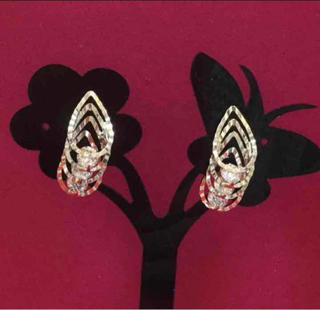 CZティア型プレートピアス < 女性アクセサリー/時計  CZティア型プレートピアス < 女性アクセサリー/時計の