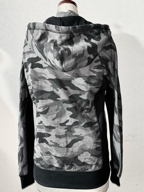 美品 1piu1uguale3 ウノピゥウノウグァーレトレ カモフラ パーカー S ドメス ミリタリー 春物 アウター トップス < 男性ファッション 美品 1piu1uguale3 ウノピゥウノウグァーレトレ カモフラ パーカー S ドメス ミリタリー 春物 アウター トップス < 男性ファッションの