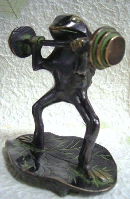 ☆即決☆酸化真鍮製 かえるの置物*リフティング 2* < インテリア/ライフ  ☆即決☆酸化真鍮製 かえるの置物*リフティング 2* < インテリア/ライフの