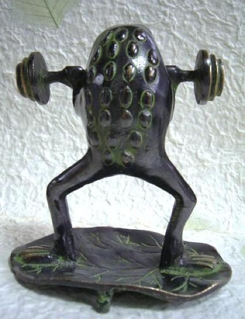 ☆即決☆酸化真鍮製 かえるの置物*リフティング 2* < インテリア/ライフ  ☆即決☆酸化真鍮製 かえるの置物*リフティング 2* < インテリア/ライフの