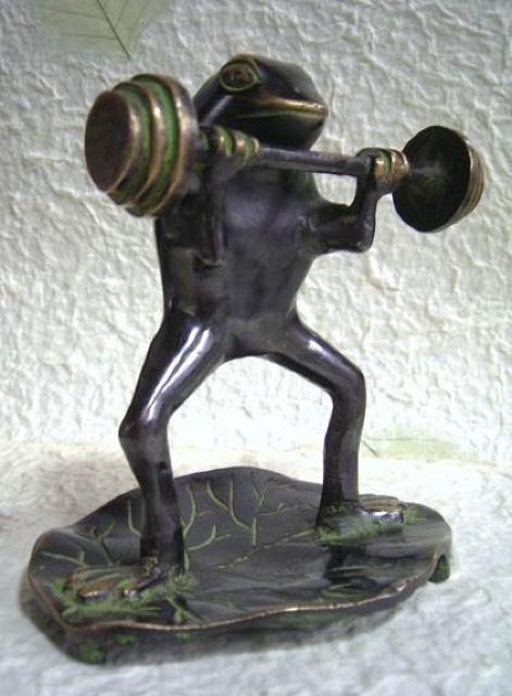 ☆即決☆酸化真鍮製 かえるの置物*リフティング 2* < インテリア/ライフ  ☆即決☆酸化真鍮製 かえるの置物*リフティング 2* < インテリア/ライフの