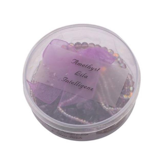 新品 アンティーク調 紫ストーンビーズ8連ブレスレット < 女性アクセサリー/時計 新品 アンティーク調 紫ストーンビーズ8連ブレスレット < 女性アクセサリー/時計の