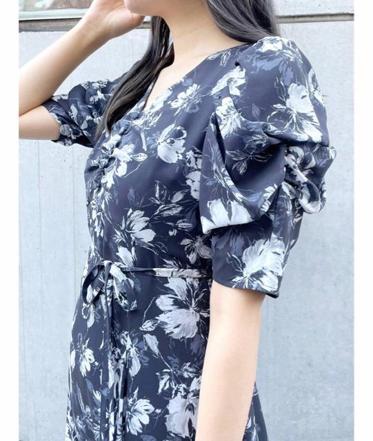 MERCURYDUO【かわにしみきコラボ】フラワーギャザースリーブワンピース < ブランド  MERCURYDUO【かわにしみきコラボ】フラワーギャザースリーブワンピース < ブランドの