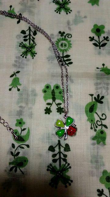 値下げ てんとう虫とクローバーのネックレス★ < 女性アクセサリー/時計  値下げ てんとう虫とクローバーのネックレス★  < 女性アクセサリー/時計の