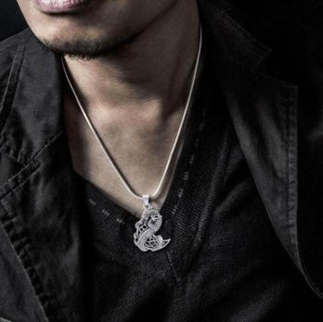 PS:Mythical Dragon Clutching Celtic Moon < 女性アクセサリー/時計  PS:Mythical Dragon Clutching Celtic Moon < 女性アクセサリー/時計の