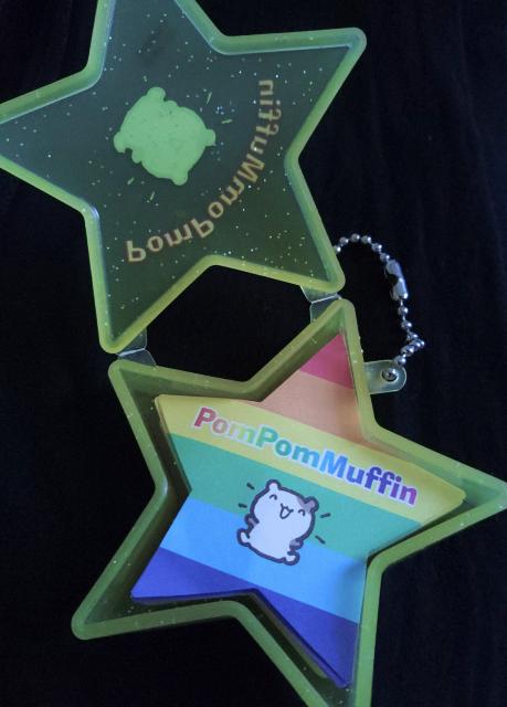 ポムポムマフィン ケース付メモ < アニメ/コミック/キャラクター  ポムポムマフィン ケース付メモ < アニメ/コミック/キャラクターの