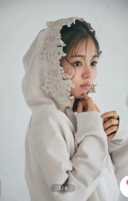 トッコクローゼット☆フラワーレース装飾ふんわりスフレタッチジップパーカー☆ベージュM < 女性ファッション トッコクローゼット☆フラワーレース装飾ふんわりスフレタッチジップパーカー☆ベージュM < 女性ファッションの