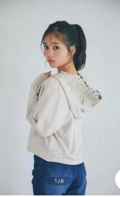 トッコクローゼット☆フラワーレース装飾ふんわりスフレタッチジップパーカー☆ベージュM < 女性ファッション トッコクローゼット☆フラワーレース装飾ふんわりスフレタッチジップパーカー☆ベージュM < 女性ファッションの