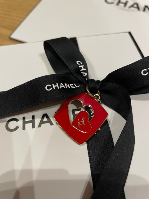 シャネル 2026 ギフトボックス バレンタイン チャーム ショッパー リボン < ブランド シャネル 2026 ギフトボックス バレンタイン チャーム ショッパー リボン < ブランドの